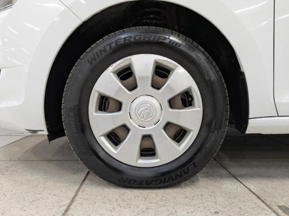 Skoda Rapid I с пробегом 2017 года, цена 800 000 рублей, 180210 км, лифтбек, Автокод Объявления