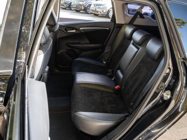 Honda Shuttle II с пробегом 2015 года, цена 999 000 рублей, 261051 км, универсал, Автокод Объявления