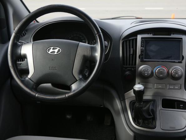 Hyundai H-1 II с пробегом 2008 года, цена 952 000 рублей, 353752 км, минивэн, Автокод Объявления