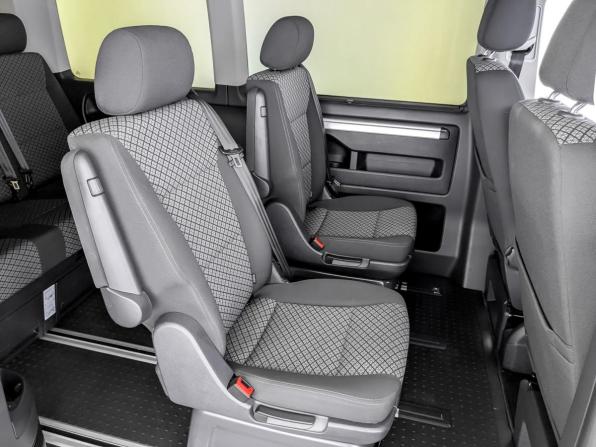 Volkswagen Multivan T6 Рестайлинг с пробегом 2021 года, цена 6 250 000 рублей, 68484 км, минивэн, Автокод Объявления