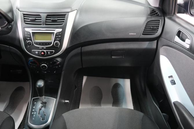 Hyundai Solaris I с пробегом 2013 года, цена 849 000 рублей, 260000 км, седан, Автокод Объявления