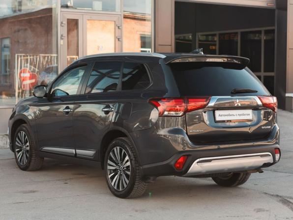 Mitsubishi Outlander III Рестайлинг 3 с пробегом 2019 года, цена 2 050 000 рублей, 184640 км, внедорожник, Автокод Объявления