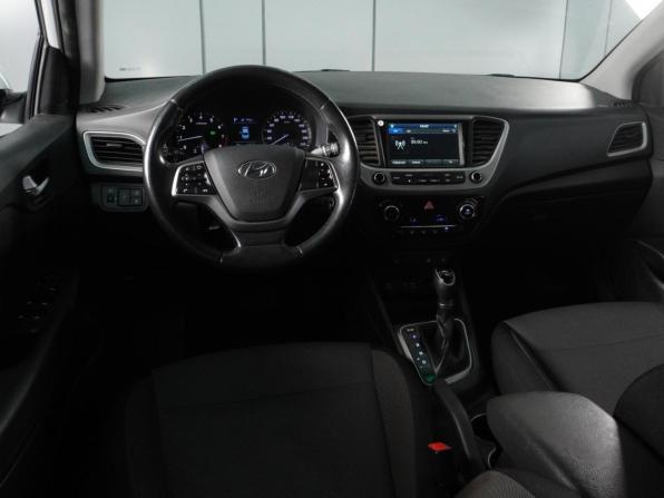 Hyundai Solaris II с пробегом 2017 года, цена 1 399 000 рублей, 80121 км, седан, Автокод Объявления