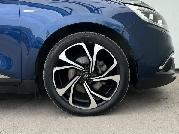 Renault Scenic IV с пробегом 2019 года, цена 1 597 000 рублей, 193595 км, компактвэн, Автокод Объявления