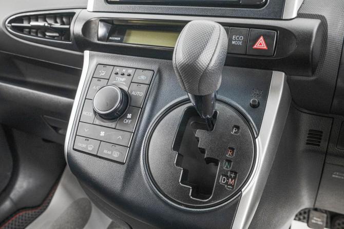 Toyota Wish II с пробегом 2010 года, цена 1 169 000 рублей, 225000 км, минивэн, Автокод Объявления