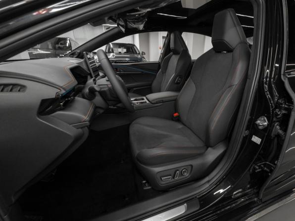 Toyota Camry IX (XV80) China Market Рестайлинг с пробегом 2026 года, цена 4 700 000 рублей, 50 км, седан, Автокод Объявления