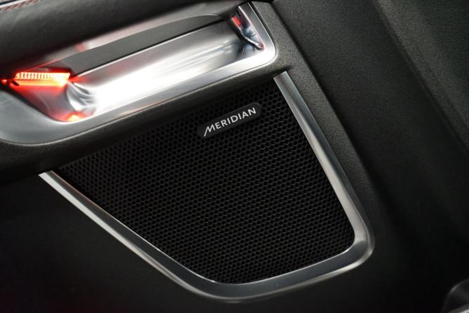 Jaguar E-Pace I с пробегом 2018 года, цена 2 897 000 рублей, 133000 км, внедорожник, Автокод Объявления