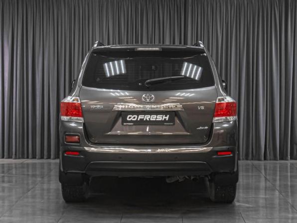 Toyota Highlander II (XU40) Рестайлинг с пробегом 2012 года, цена 2 139 000 рублей, 282094 км, внедорожник, Автокод Объявления