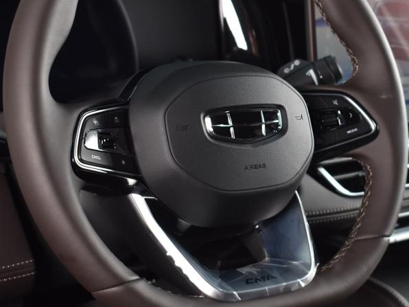 Geely Monjaro I Рестайлинг 2 с пробегом 2026 года, цена 4 049 995 рублей, 20 км, внедорожник, Автокод Объявления