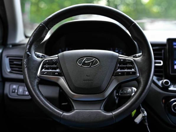 Hyundai Solaris II Рестайлинг с пробегом 2021 года, цена 1 500 000 рублей, 104570 км, седан, Автокод Объявления