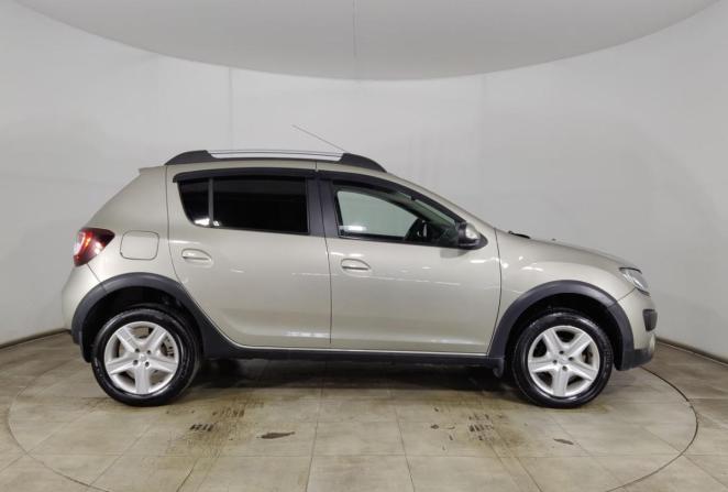 Renault Sandero II с пробегом 2015 года, цена 765 000 рублей, 174960 км, хэтчбек, Автокод Объявления