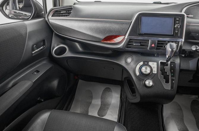 Toyota Sienta II с пробегом 2017 года, цена 1 439 000 рублей, 70500 км, компактвэн, Автокод Объявления