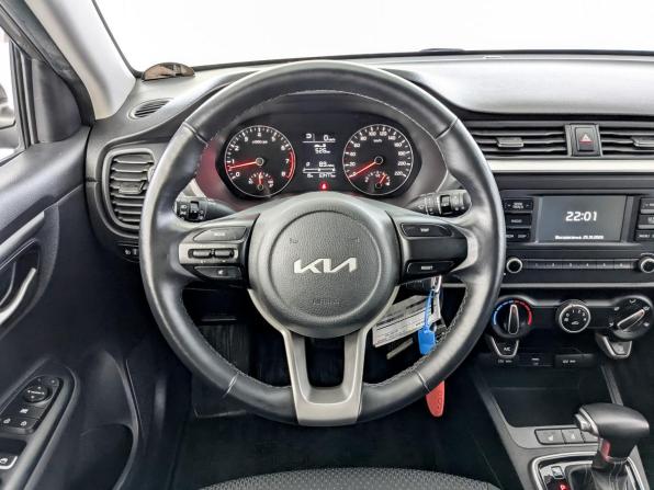 Kia Rio IV Рестайлинг с пробегом 2022 года, цена 1 899 000 рублей, 63475 км, хэтчбек, Автокод Объявления