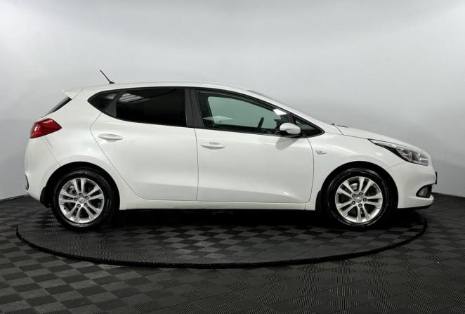 Kia Ceed II с пробегом 2014 года, цена 1 055 000 рублей, 228609 км, хэтчбек, Автокод Объявления