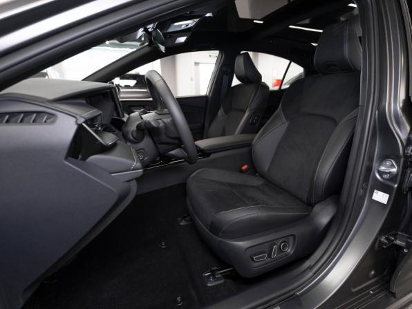 Toyota Camry IX (XV80) China Market с пробегом 2026 года, цена 4 590 000 рублей, 11 км, седан, Автокод Объявления