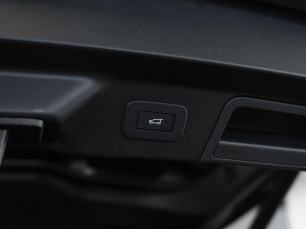 Land Rover Range Rover Velar I Рестайлинг с пробегом 2026 года, цена 9 300 000 рублей, 11 км, внедорожник, Автокод Объявления