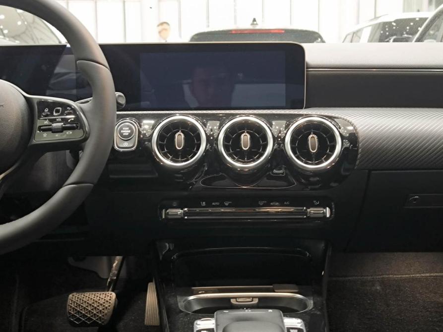 Mercedes-Benz A-Класс IV (W177) Казань  - изображение 18