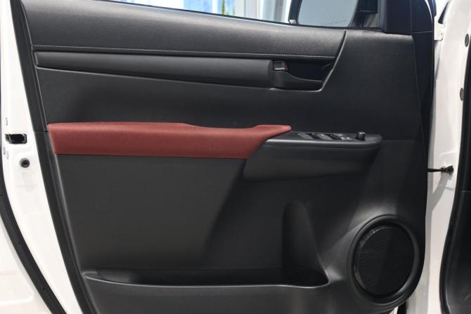 Toyota Hilux VIII Рестайлинг с пробегом 2025 года, цена 7 150 000 рублей, 43 км, пикап, Автокод Объявления