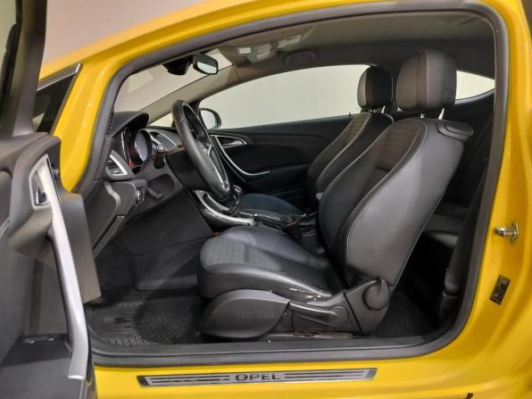 Opel Astra J Рестайлинг с пробегом 2012 года, цена 580 000 рублей, 320000 км, хэтчбек, Автокод Объявления