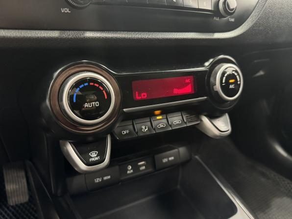 Kia Rio IV с пробегом 2017 года, цена 1 040 000 рублей, 135139 км, седан, Автокод Объявления