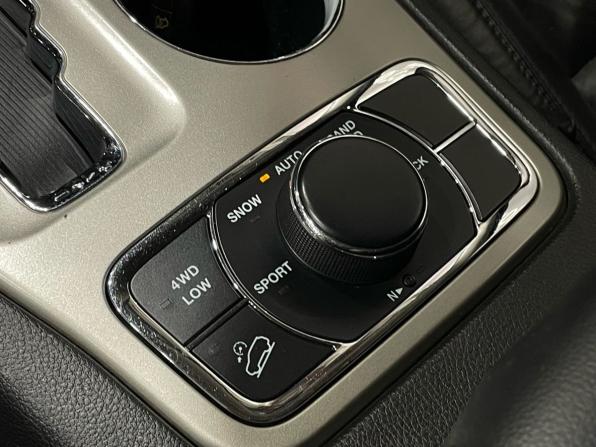 Jeep Grand Cherokee IV (WK2) с пробегом 2011 года, цена 1 690 000 рублей, 191620 км, внедорожник, Автокод Объявления