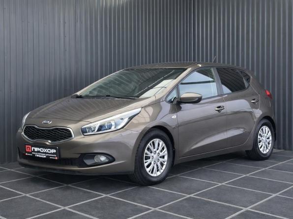 Kia Ceed II с пробегом 2013 года, цена 877 000 рублей, 136236 км, хэтчбек, Автокод Объявления