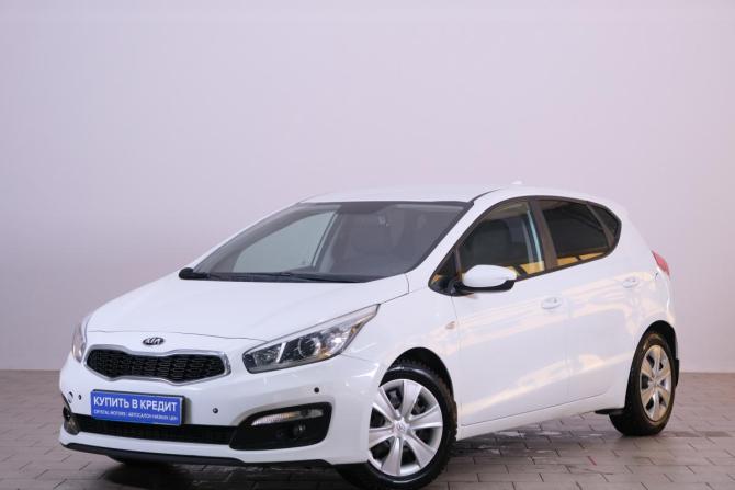 Kia Ceed II Рестайлинг с пробегом 2018 года, цена 1 419 000 рублей, 90000 км, хэтчбек, Автокод Объявления