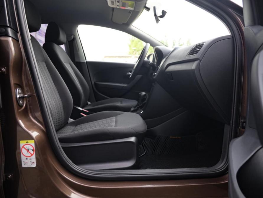 Volkswagen Polo V Рестайлинг Санкт-Петербург  - изображение 20