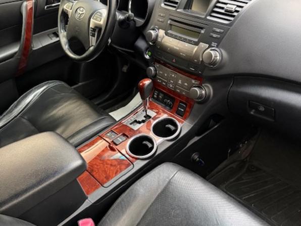 Toyota Highlander II (XU40) Рестайлинг с пробегом 2012 года, цена 1 990 000 рублей, 229689 км, внедорожник, Автокод Объявления