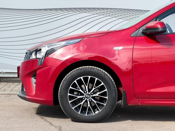 Kia Rio IV Рестайлинг с пробегом 2021 года, цена 1 490 000 рублей, 97962 км, седан, Автокод Объявления