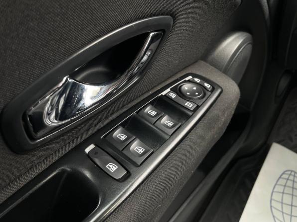 Renault Fluence I Рестайлинг с пробегом 2016 года, цена 920 000 рублей, 238216 км, седан, Автокод Объявления