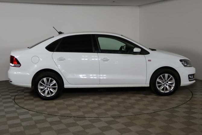 Volkswagen Polo V Рестайлинг с пробегом 2017 года, цена 1 199 990 рублей, 116115 км, седан, Автокод Объявления