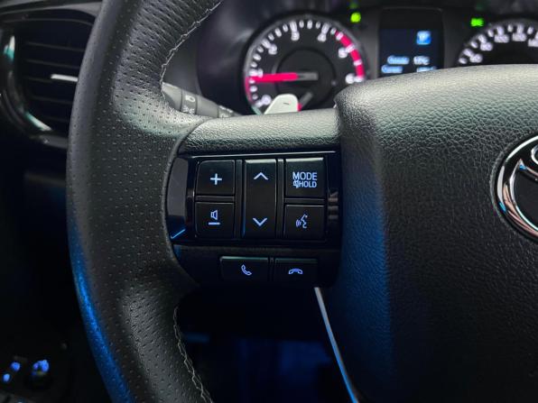 Toyota Hilux VIII Рестайлинг 2 с пробегом 2024 года, цена 6 560 000 рублей, 58800 км, пикап, Автокод Объявления