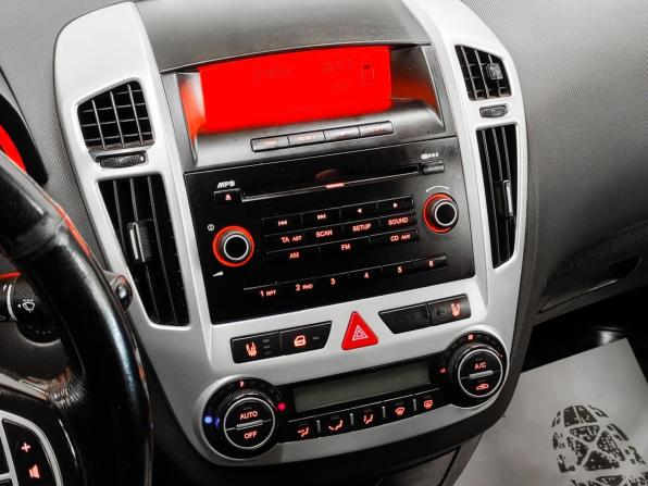 Kia Ceed I с пробегом 2008 года, цена 596 800 рублей, 221109 км, универсал, Автокод Объявления