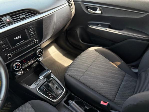 Kia Rio IV Рестайлинг с пробегом 2021 года, цена 1 540 000 рублей, 130247 км, седан, Автокод Объявления