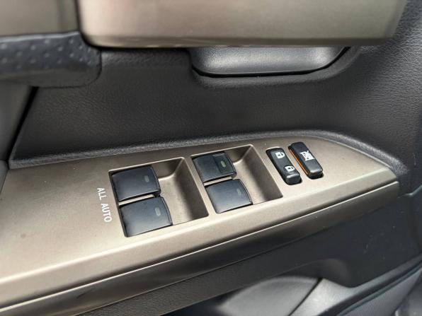 Toyota Land Cruiser 200 Series с пробегом 2009 года, цена 2 350 000 рублей, 425000 км, внедорожник, Автокод Объявления