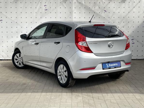 Hyundai Solaris I Рестайлинг с пробегом 2016 года, цена 900 000 рублей, 151816 км, хэтчбек, Автокод Объявления