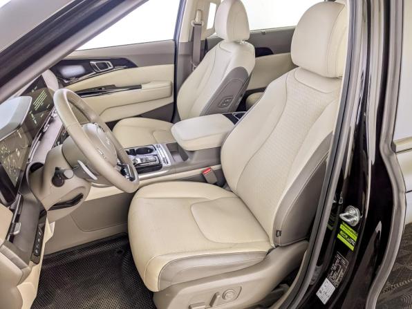 Kia Carnival IV с пробегом 2023 года, цена 4 590 000 рублей, 31601 км, минивэн, Автокод Объявления
