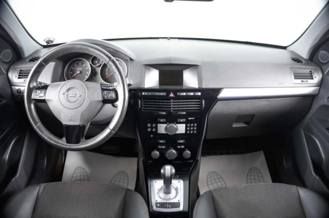 Opel Astra H Рестайлинг с пробегом 2011 года, цена 769 000 рублей, 131185 км, хэтчбек, Автокод Объявления