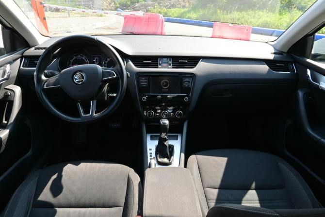Skoda Octavia III (A7) Рестайлинг с пробегом 2019 года, цена 1 730 000 рублей, 96000 км, лифтбек, Автокод Объявления