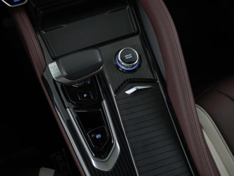 Geely Monjaro I Москва  - изображение 18