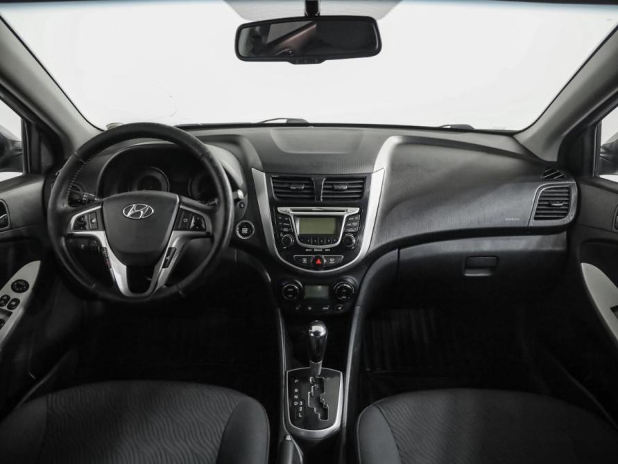 Hyundai Solaris I Санкт-Петербург  - изображение 10
