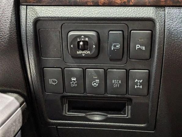 Toyota Land Cruiser 200 Series Рестайлинг 1 с пробегом 2012 года, цена 2 995 000 рублей, 220186 км, внедорожник, Автокод Объявления