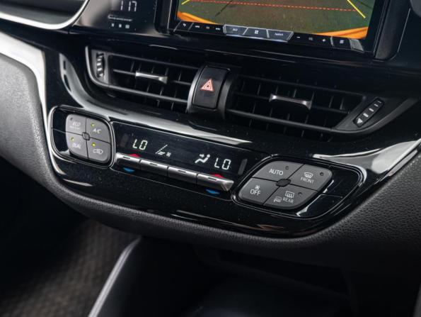 Toyota C-HR I с пробегом 2018 года, цена 2 150 000 рублей, 133812 км, внедорожник, Автокод Объявления