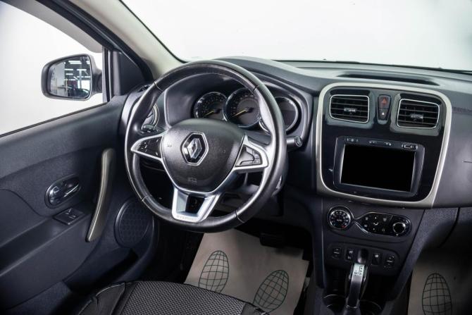 Renault Logan II Рестайлинг с пробегом 2022 года, цена 1 559 000 рублей, 122000 км, седан, Автокод Объявления