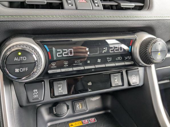 Toyota RAV4 V (XA50) с пробегом 2024 года, цена 4 110 000 рублей, 20000 км, внедорожник, Автокод Объявления