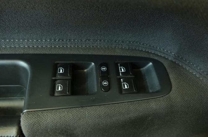 Volkswagen Touareg I Рестайлинг с пробегом 2009 года, цена 1 119 000 рублей, 265000 км, внедорожник, Автокод Объявления