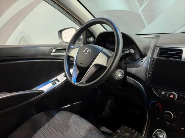 Hyundai Solaris I Рестайлинг с пробегом 2015 года, цена 999 000 рублей, 147216 км, хэтчбек, Автокод Объявления