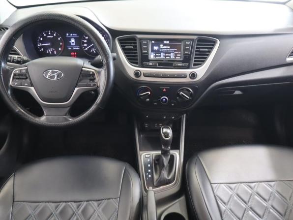 Hyundai Solaris II с пробегом 2017 года, цена 1 096 800 рублей, 192000 км, седан, Автокод Объявления