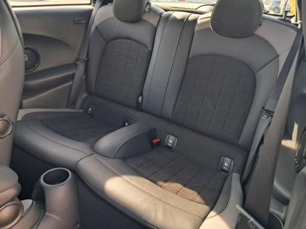 Mini Hatch III (F55/F56) Рестайлинг с пробегом 2021 года, цена 2 920 000 рублей, 69686 км, хэтчбек, Автокод Объявления